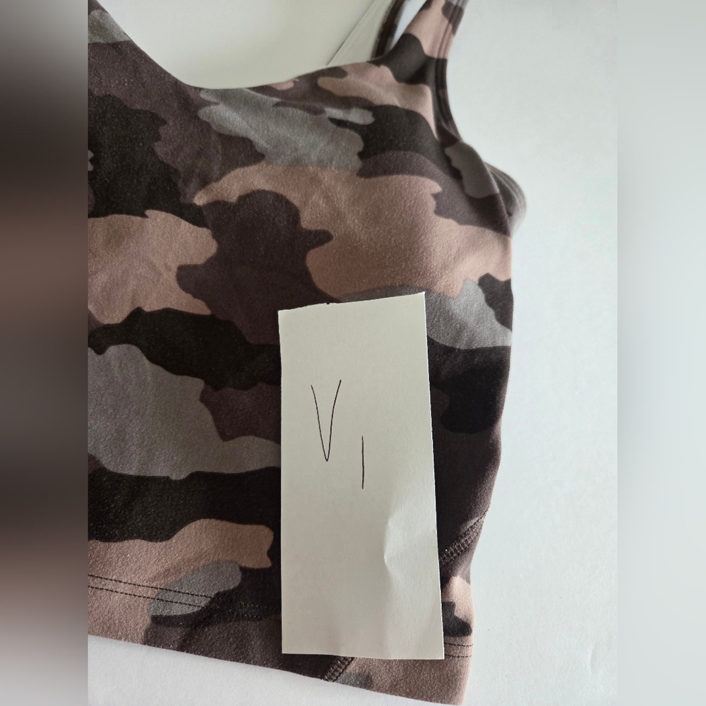 Lululemon Athletica Camo Print Women's Cropped Top With Bra Sz.4 - Picture 5 of 5
